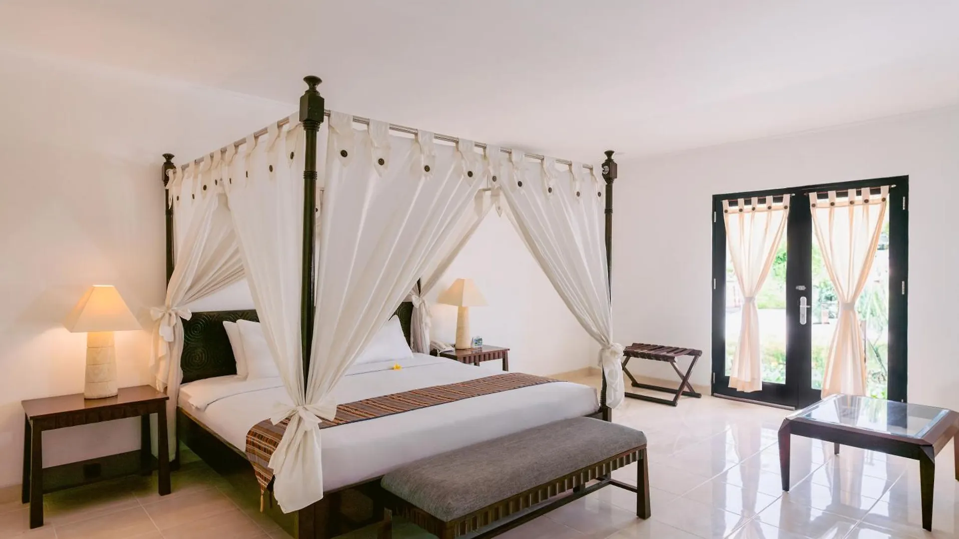 Legong Keraton Beach Hotel Canggu  Canggu (Bali)