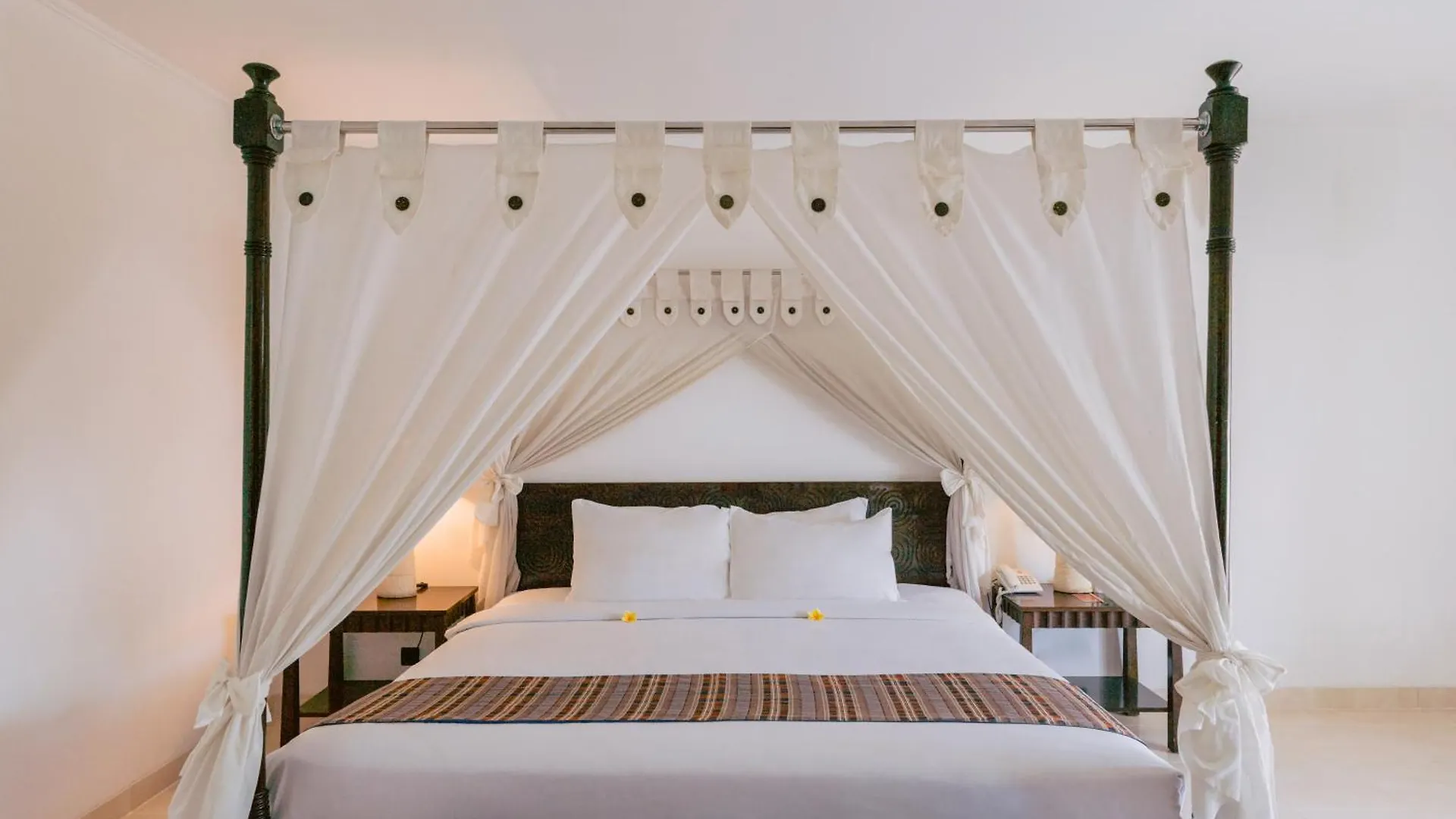 ***  Legong Keraton Beach Hotel Canggu  Indonesia