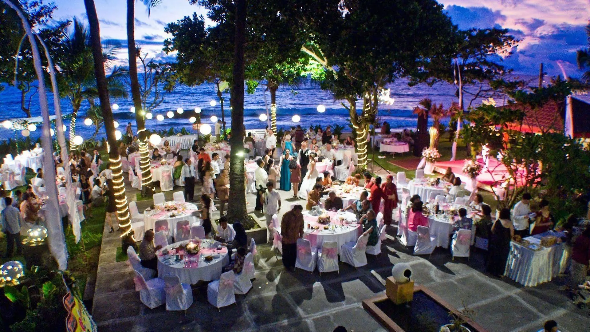 ***  Legong Keraton Beach Hotel Canggu Indonésie