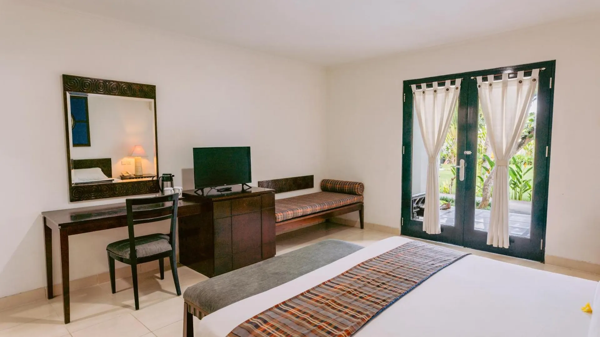 Legong Keraton Beach Hotel Canggu